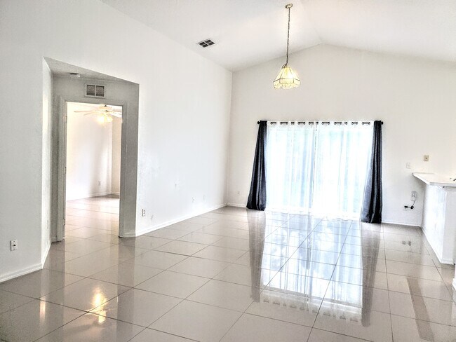 Sala de estar - 11436 Rouse Run Cir