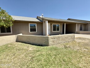 Building Photo - 4448 E Fremont St