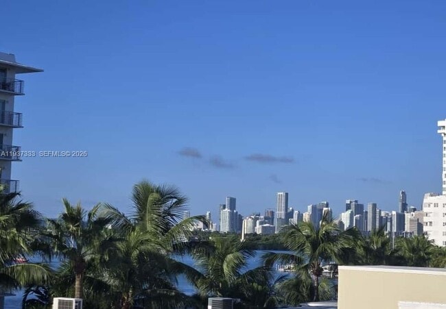 Foto del edificio - 1658 Bay Rd