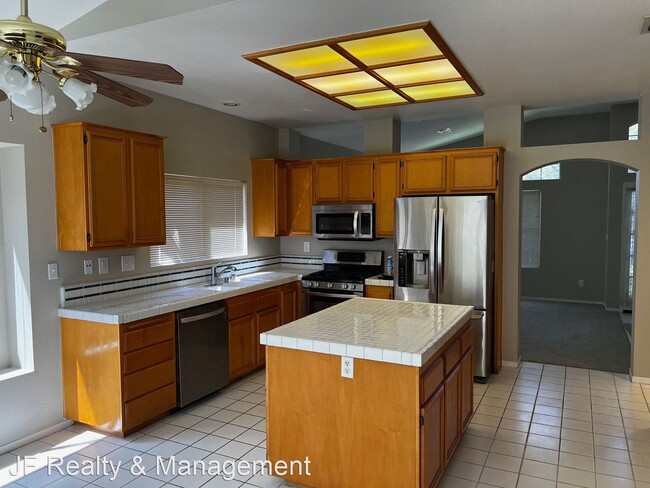 Building Photo - 3 br, 2 bath House - 5044 Canada Hills Wy
