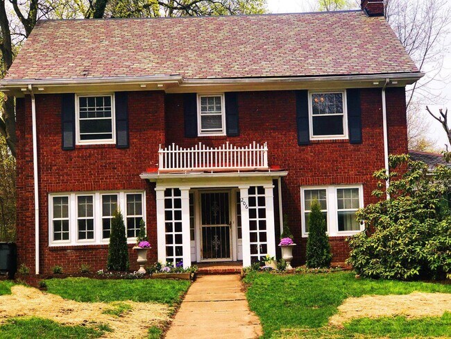 Building Photo - 206 Storer Ave