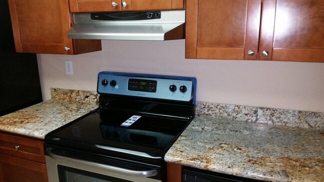 Foto del edificio - 1975 Normandy Dr