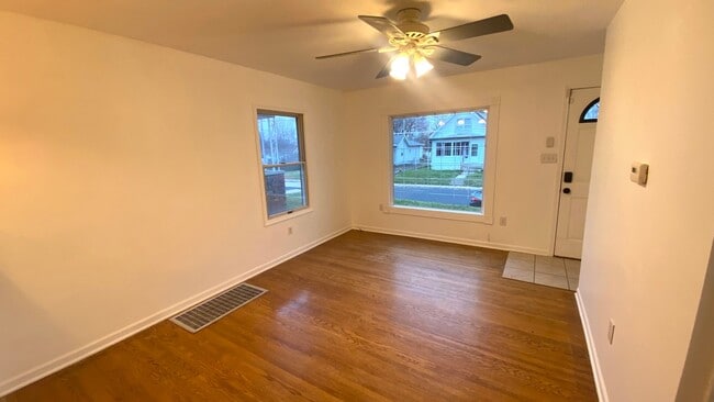 Foto del edificio - 1431 E Paris Ave