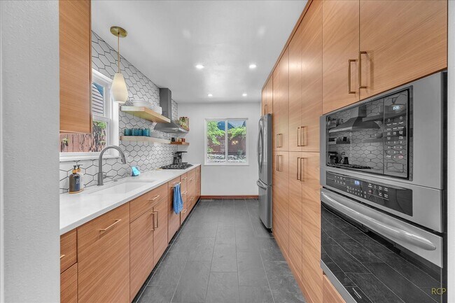 Foto del edificio - 2330 SE 53rd Ave