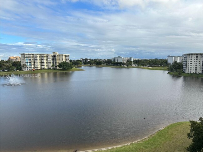 Foto del edificio - 3091 N Course Dr