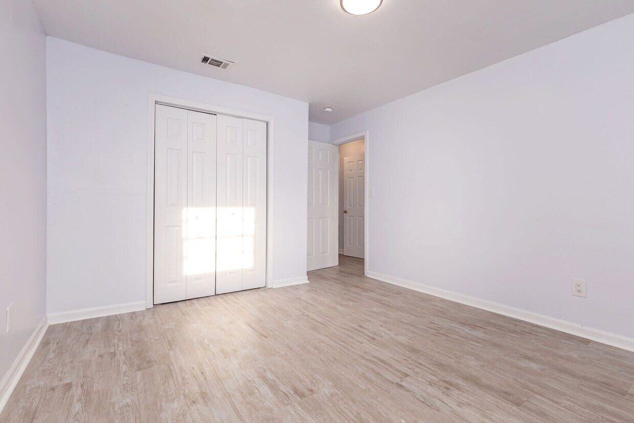 8429 MS-613 Unit 1, Moss Point, MS 39562 - Room for Rent in Moss Point, MS  | Apartments.com