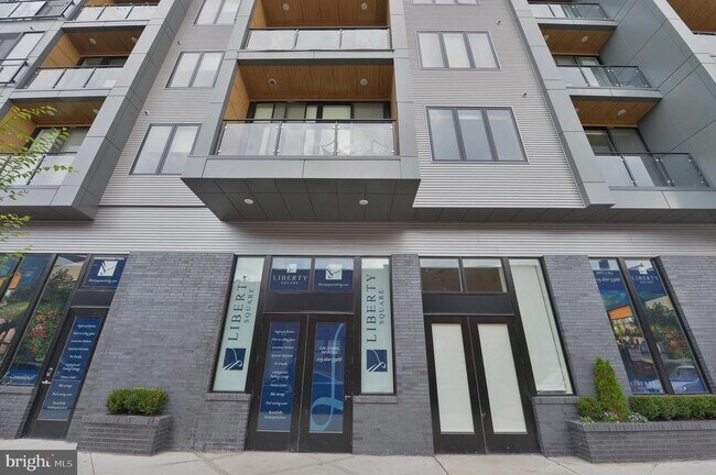 Foto del edificio - 236 W Thompson St