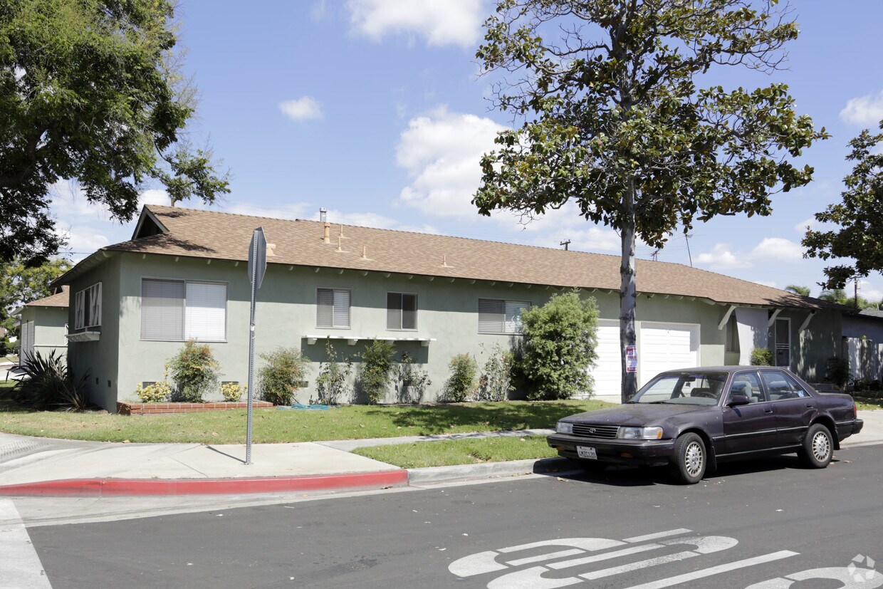 Building Photo - 2047 W Juno Pl