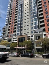 Building Photo - 300 W Beech St