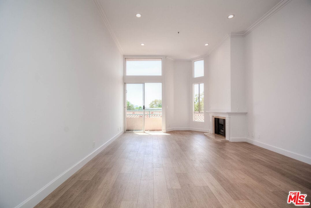 4830 Elmwood Ave Unit 306, Los Angeles, CA 90004 Room for Rent in Los Angeles, CA