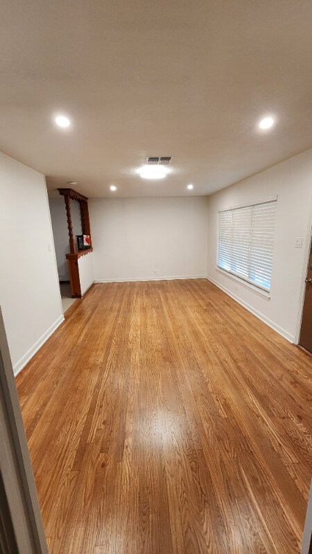 Building Photo - 458 Adrian Dr