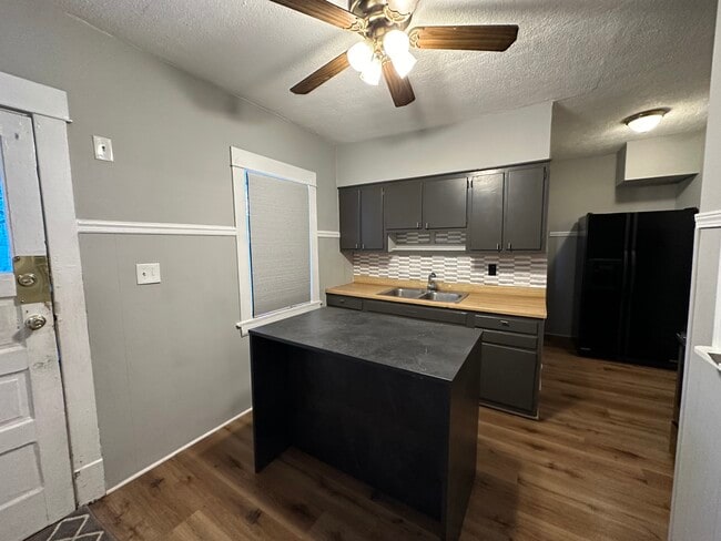 Building Photo - 4408 Alpha Ave