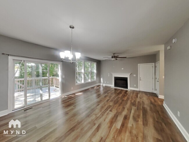 Foto del edificio - 2412 Farlow Gap Ln