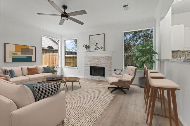 Foto del edificio - 10908 Sycamore Dr S