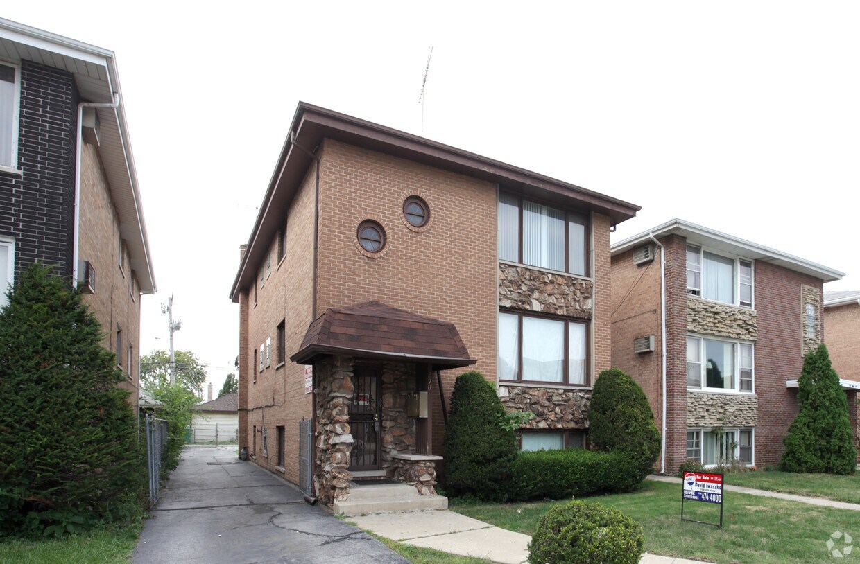 Primary Photo - 290 Yates Ave