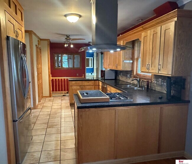 Foto del edificio - 5010 Castelar St