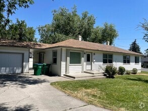 Building Photo - 805 Mt Rose St
