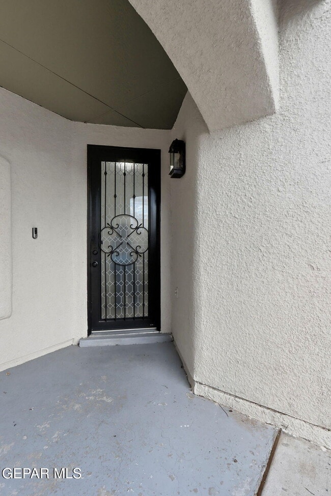 Building Photo - 569 Lanner St