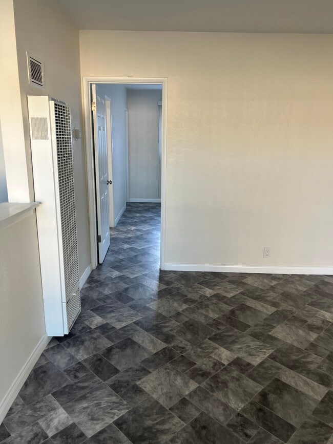 Building Photo - 2324 E Commonwealth Ave