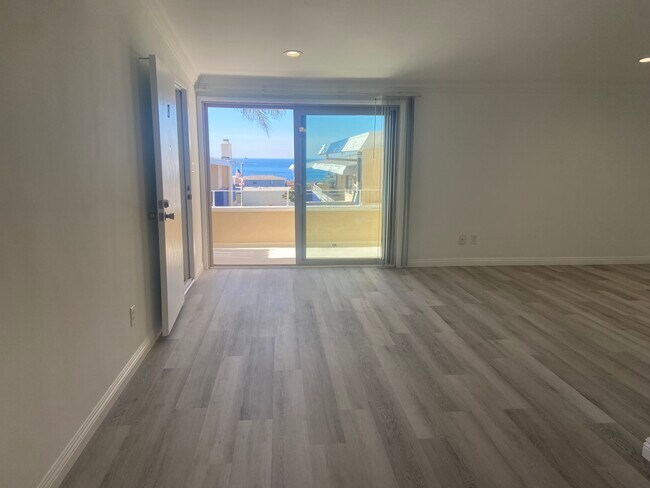 Huge Living Room w/ Ocean View - 370 Palos Verdes Blvd