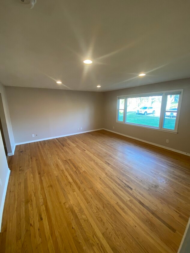 Foto principal - 6708 S 48th St