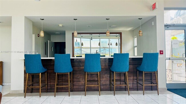 Foto del edificio - 9225 Collins Ave