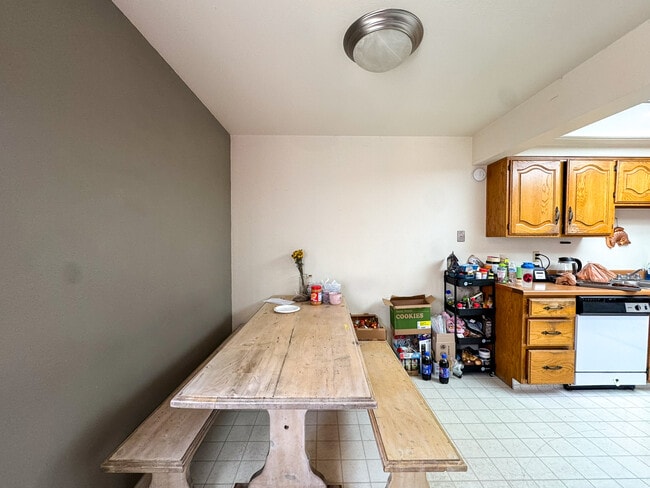 Building Photo - 243 E 400 N