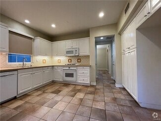 Building Photo - 20 Arborside