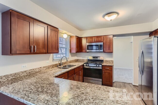 Foto del edificio - 27W115 Chestnut Ln