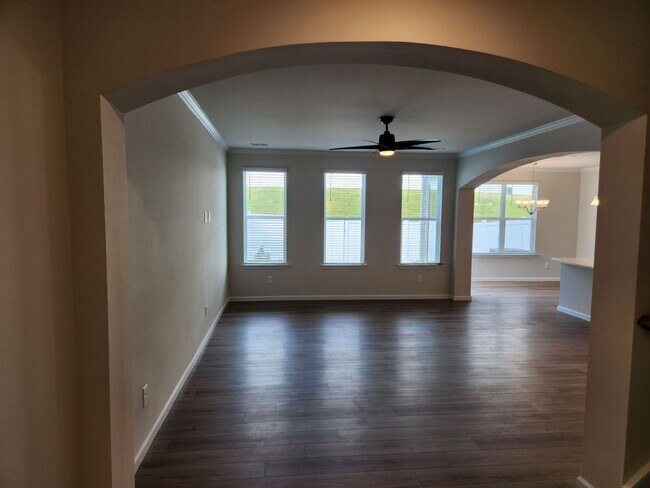 Building Photo - 3Br/2.5Ba Townhouse in the Vineyard Commun...