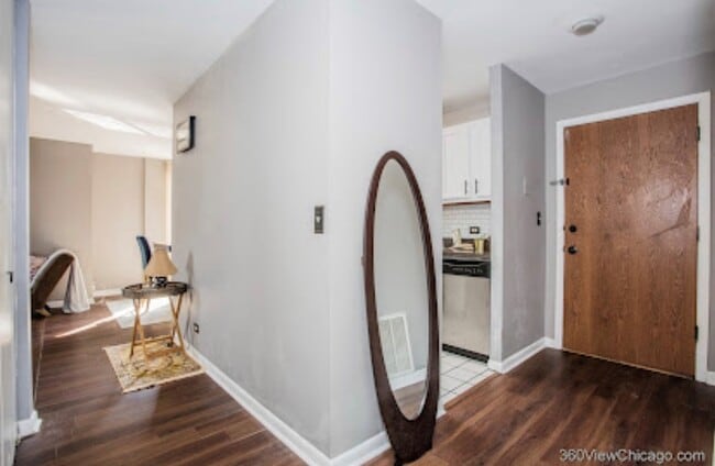 Building Photo - 5810 Oakwood Dr