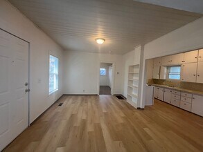 Building Photo - 217 S 18th Ave