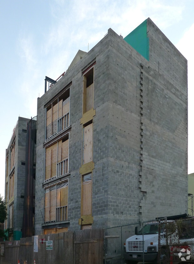 Primary Photo - 25-27 18TH STREET