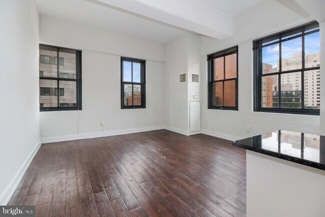 Foto del edificio - 3131 Walnut Street Unit 1B-513