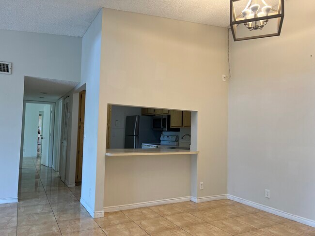 Building Photo - 202 Foxtail Dr