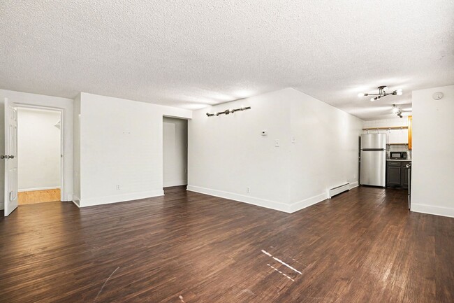 Building Photo - 1243 N Washington St