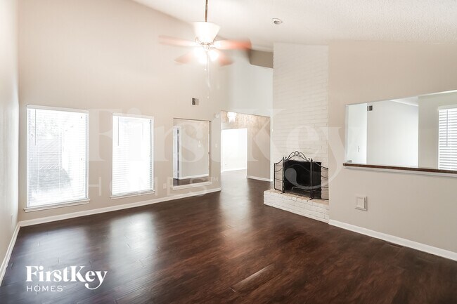 Building Photo - 7311 Las Brisas Dr