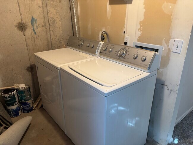 Foto del edificio - 4128 Baytown Dr