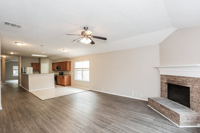 Building Photo - 2528 Tar Heel Dr