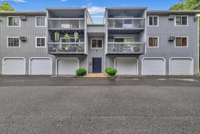 Building Photo - 72 Buddington Rd
