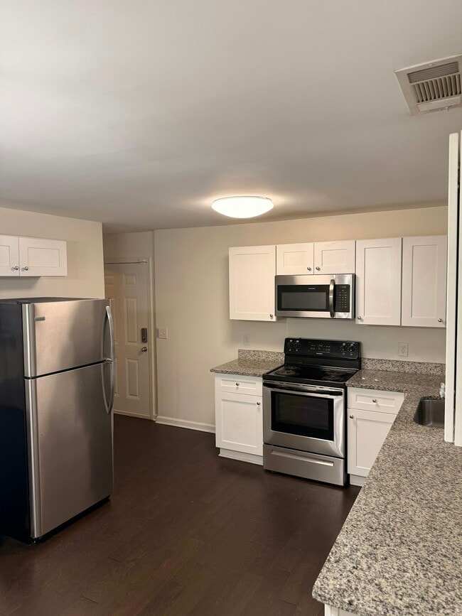 Photo - 43 Finch Dr SE House