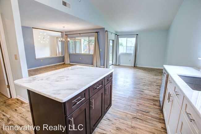Building Photo - 3 br, 2 bath House - 1116 Fairway Drive