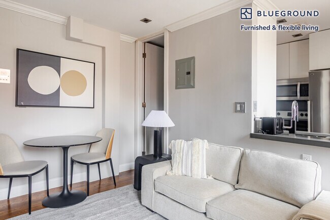 Building Photo - 234 Mott St