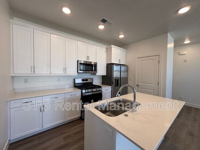 Foto del edificio - 5801 S Garnet Dr
