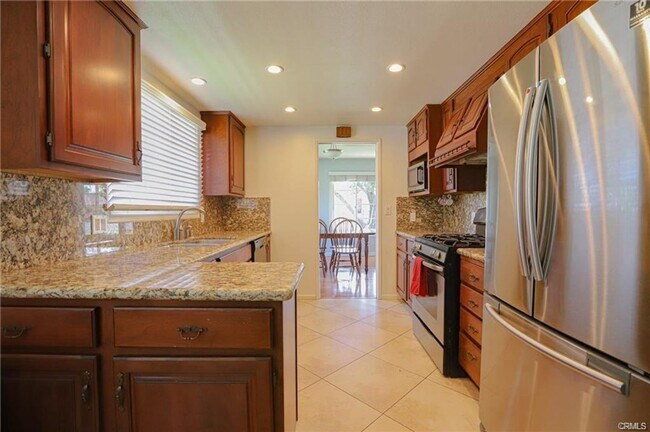 Foto del edificio - 2290 N Maplewood St