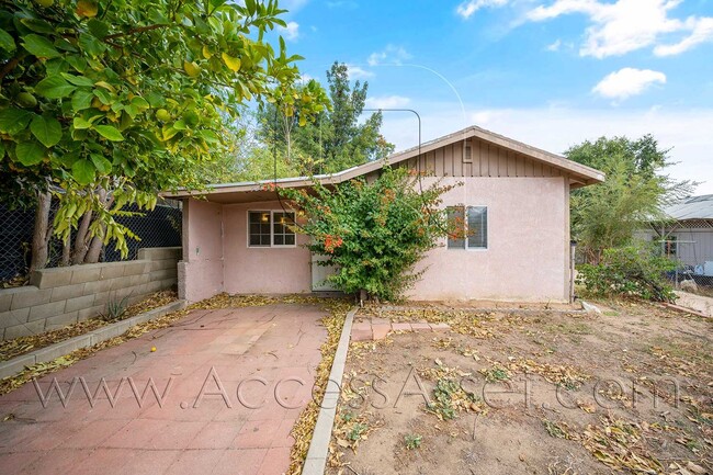 Building Photo - Charming Single-Story 3 Bed/1 Bath Home In...