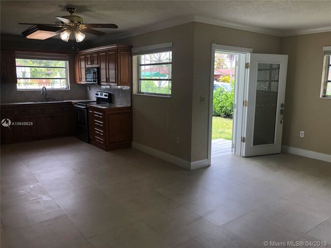 Foto del edificio - 6480 SW 42nd St