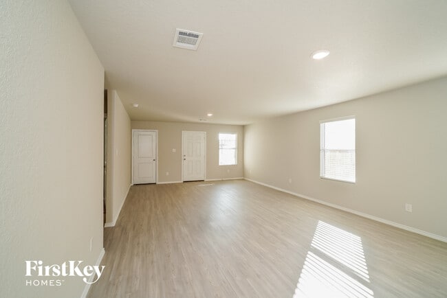 Building Photo - 10783 Prusiner Dr