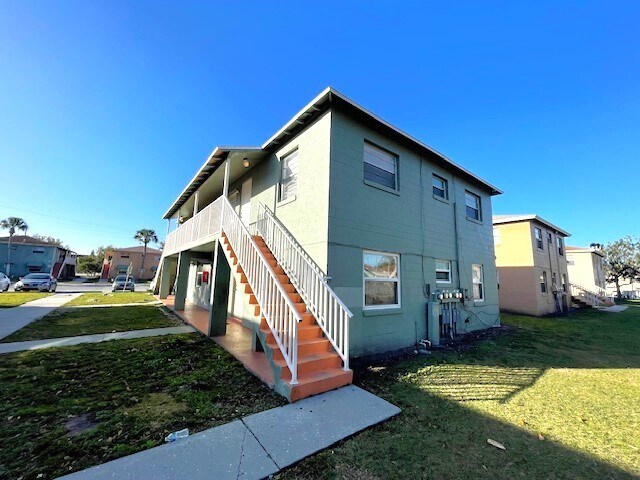 Photo - 729 Michigan Ct Townhome