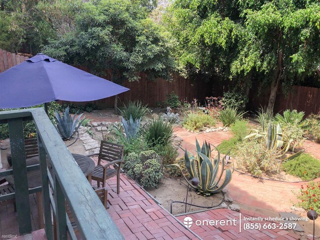 Foto del edificio - 1 br, 1 bath Duplex - 3263 1/2 Primera Ave -